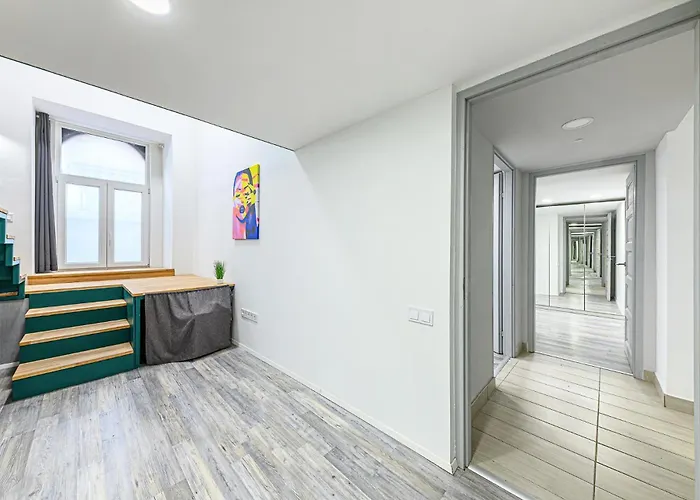 Westend Prime Location -central 3 Bedroom *