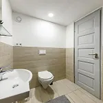 Westend Prime Location -huge 3 Bedroom With Ac