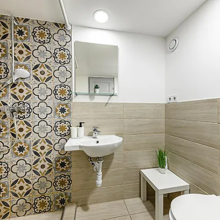 Westend Prime Location -huge 3 Bedroom With Ac Apartmán *