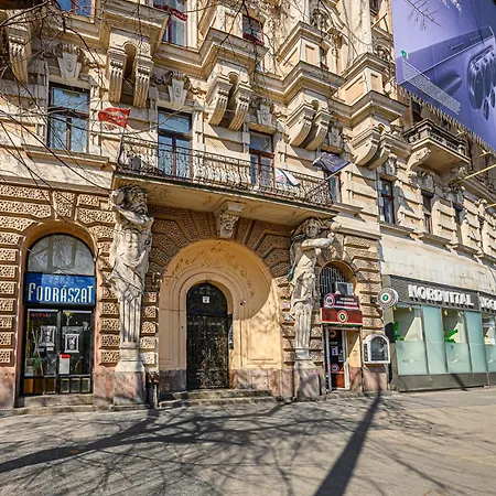 Westend Prime Location -huge 3 Bedroom With Ac Budapešť