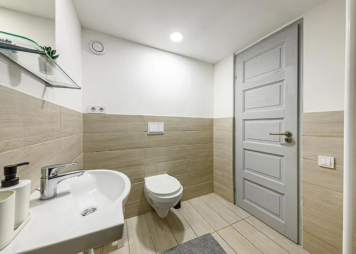 Westend Prime Location -central 3 Bedroom