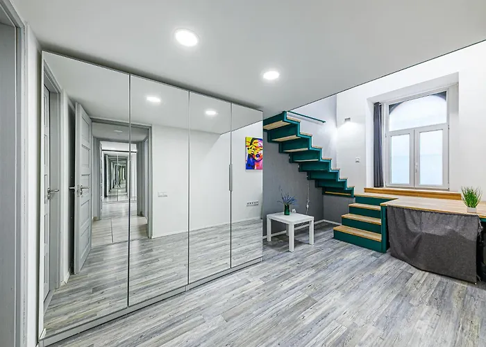 Westend Prime Location -central 3 Bedroom *