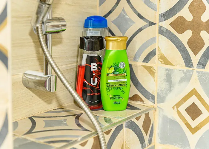 Westend Prime Location -central 3 Bedroom Apartment