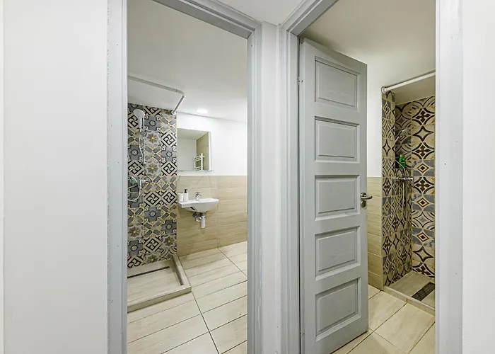 Westend Prime Location -central 3 Bedroom Appartement