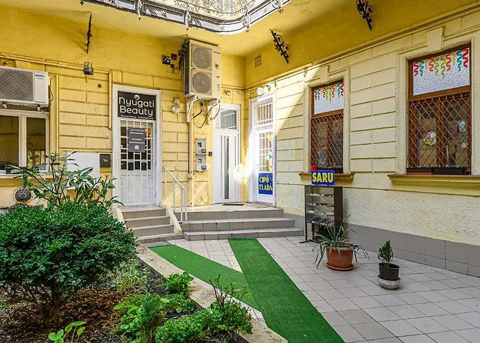 Westend Prime Location -central 3 Bedroom Appartement Budapest