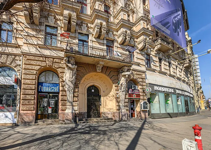 Westend Prime Location -central 3 Bedroom Budapest